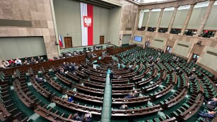 widok z meijsc zajętych przez uczniów na salę plenarną Sejmu Rzeczpospolitej Polskiej